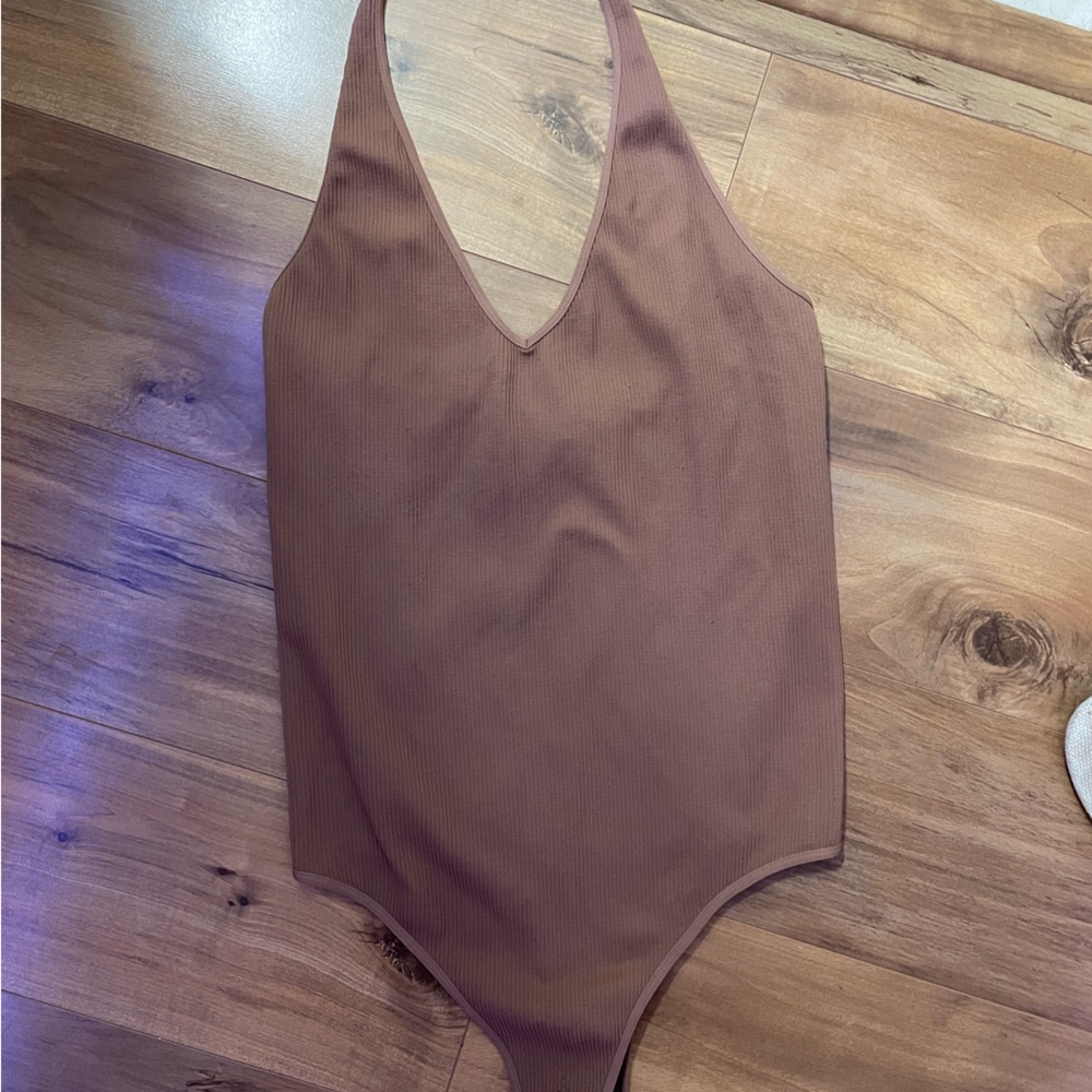 Nikibiki brown halter bodysuit 🤎